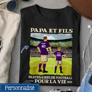 Henkilökohtainen t-paita isälle | Henkilökohtainen lahja Isälleen | Isä ja poika/tytär jalkapallokumppanit elämään
